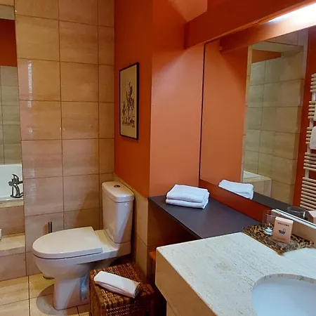 1 - Centre Triangle D'or * Μπορντό